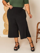 Calça Pantacourt Plus Size Preta