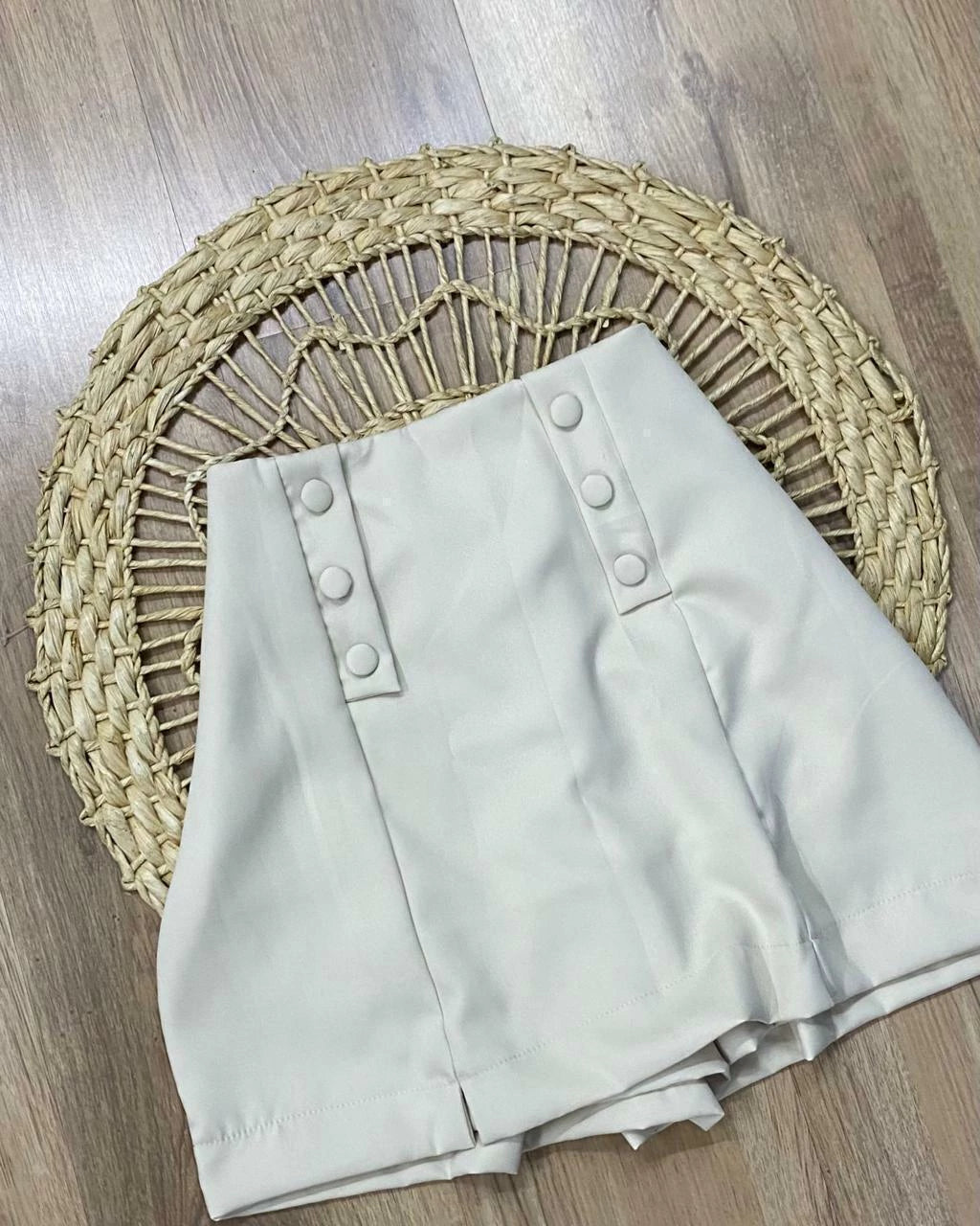 Shorts Saia Alfaiataria Curve Tina